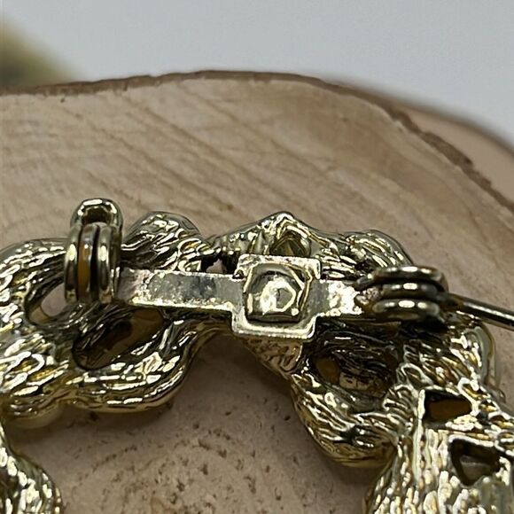 Vintage Gold Tone Wreath Brooch with Faux Pearl and Crystal Rhinestones - Picture 10 of 13